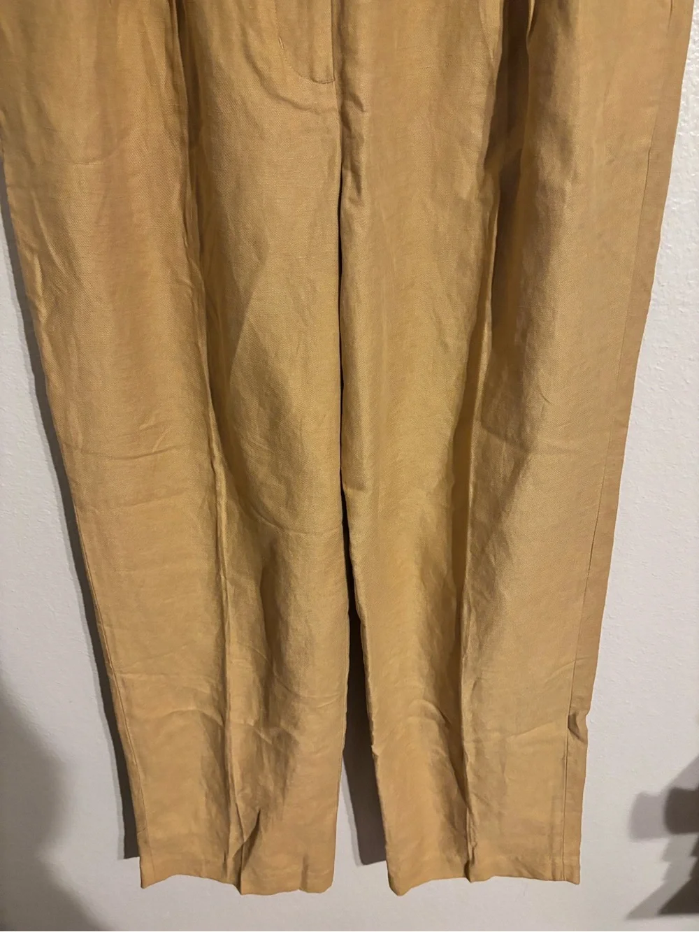 Aritzia Wilfred The Effortless Cruise Linen Pants in Gold Camel color